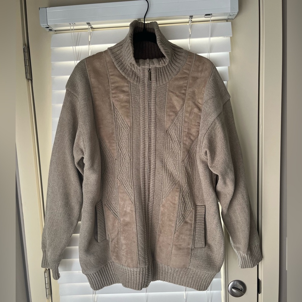 Visitor Tan Jacket - Picture 3 of 4